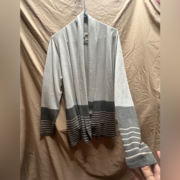 Evolution by Cyrus Grey Cardigan Sweater - Picture 2 of 3